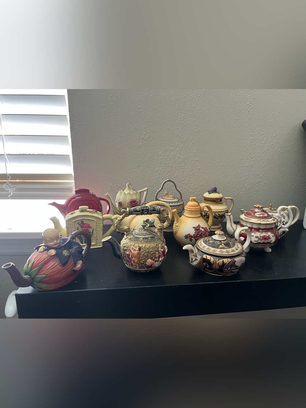 Lot of 12 Nini Mini Teapots. Hand Painted
